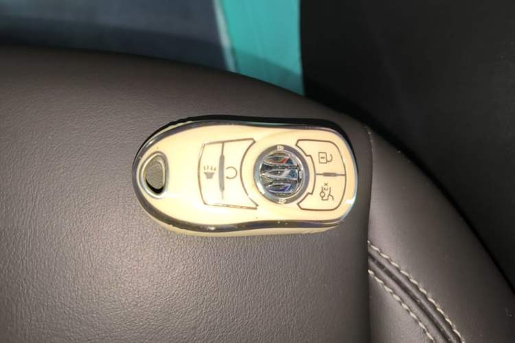 Used Buick Regal 2024 25T Deluxe Edition Vehicle Key