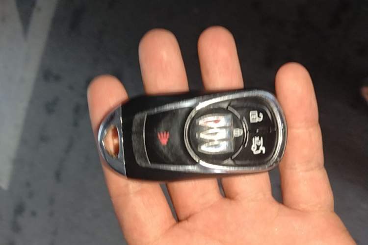 Used Buick Regal 2024 25T Deluxe Edition Vehicle Key