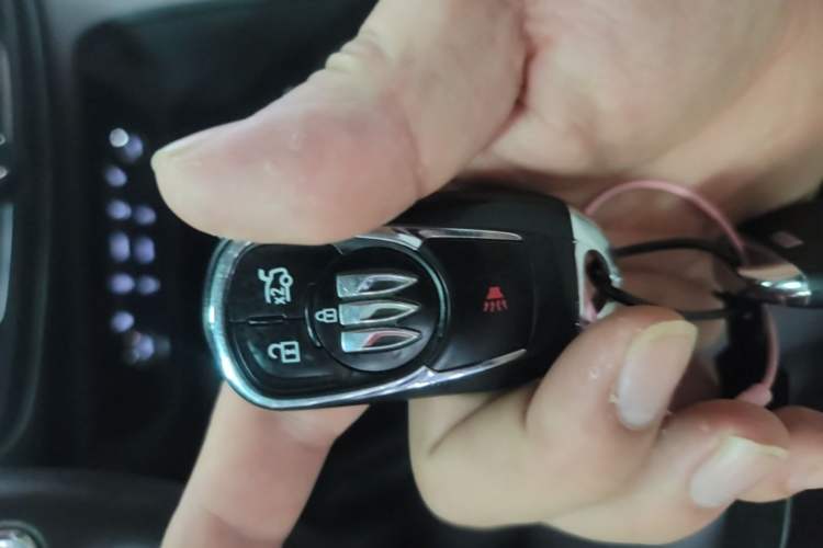 Used Buick Regal 2024 25T Deluxe Edition Vehicle Key
