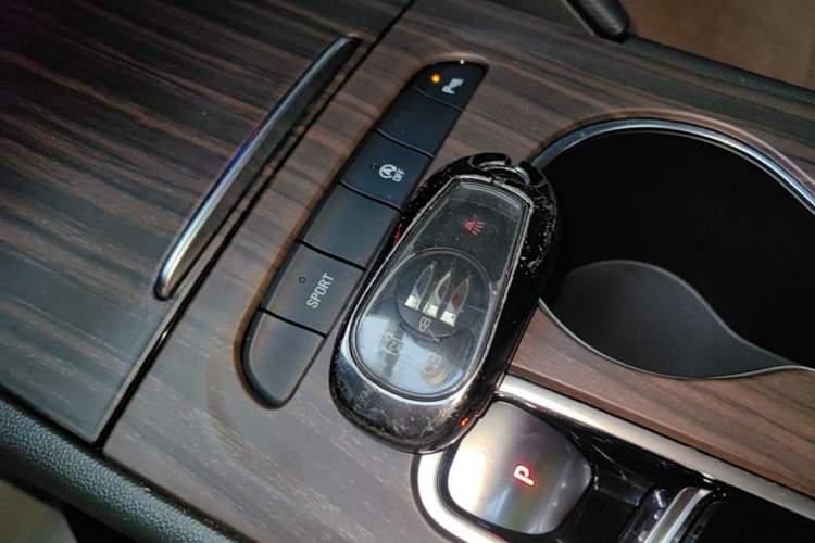 Used Buick Regal 2024 28T Luxury Edition Vehicle Key