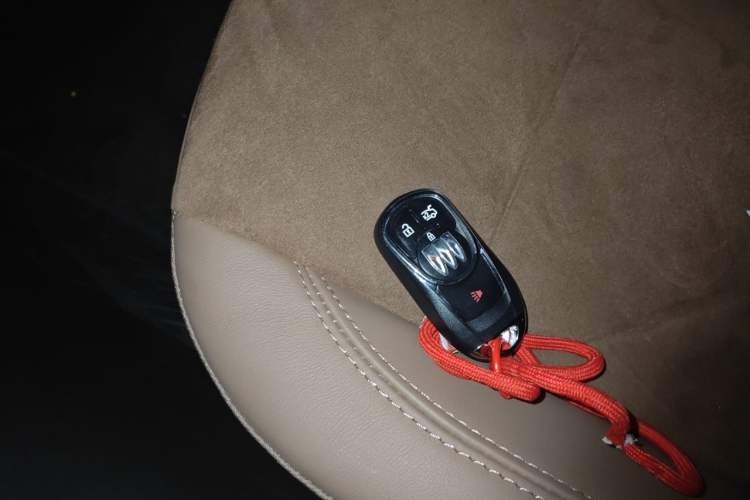 Used Buick Regal 2024 28T Luxury Edition Vehicle Key