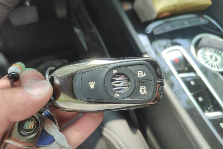 Used Buick Regal 2024 25T Deluxe Edition Vehicle Key