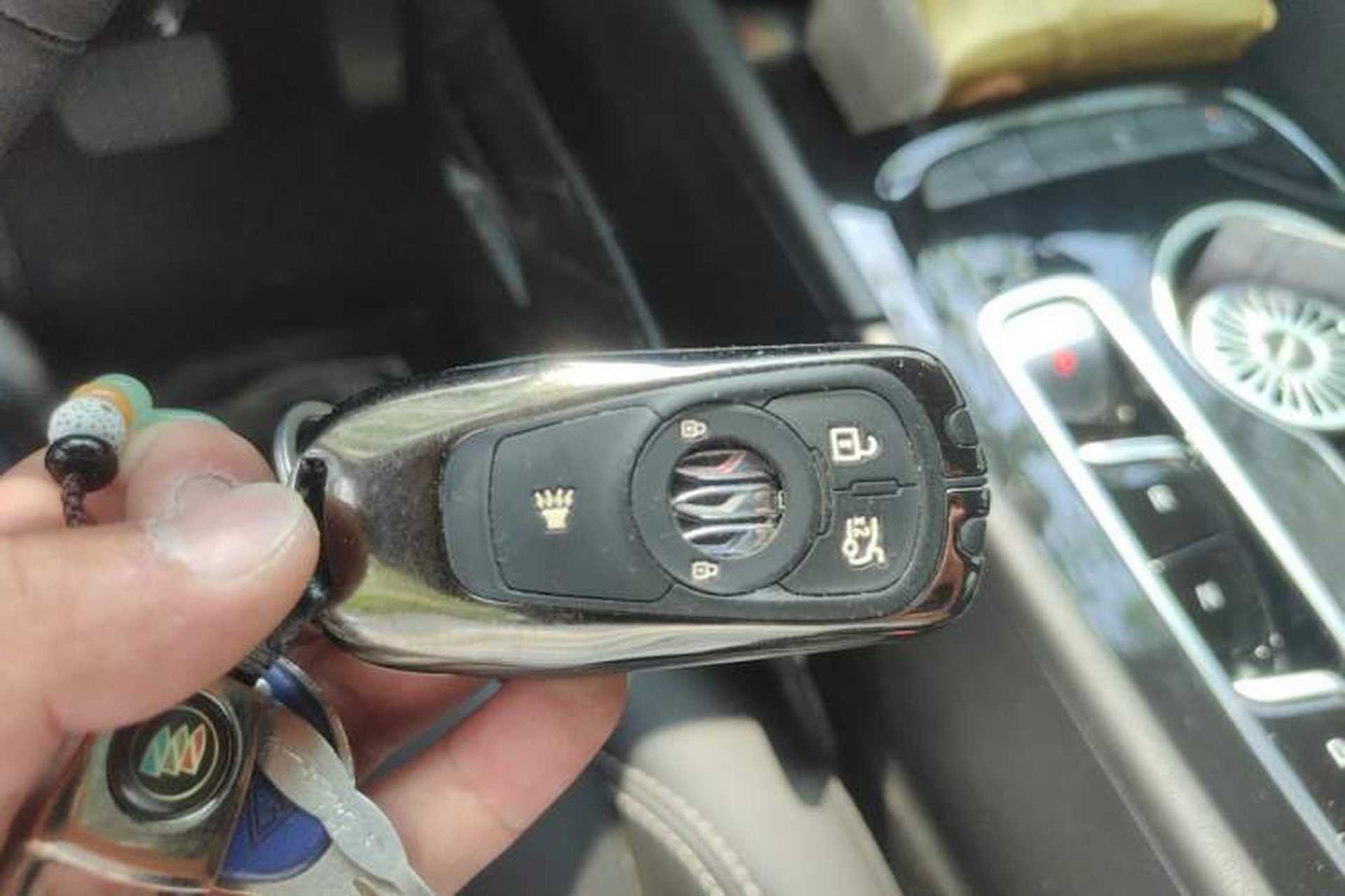 Used Buick Regal 2024 25T Deluxe Edition Vehicle Key