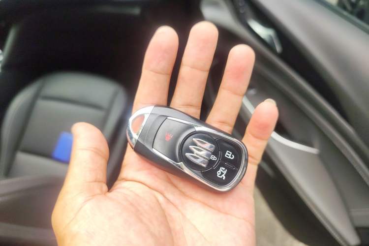 Used Buick Regal 2024 25T Deluxe Edition Vehicle Key