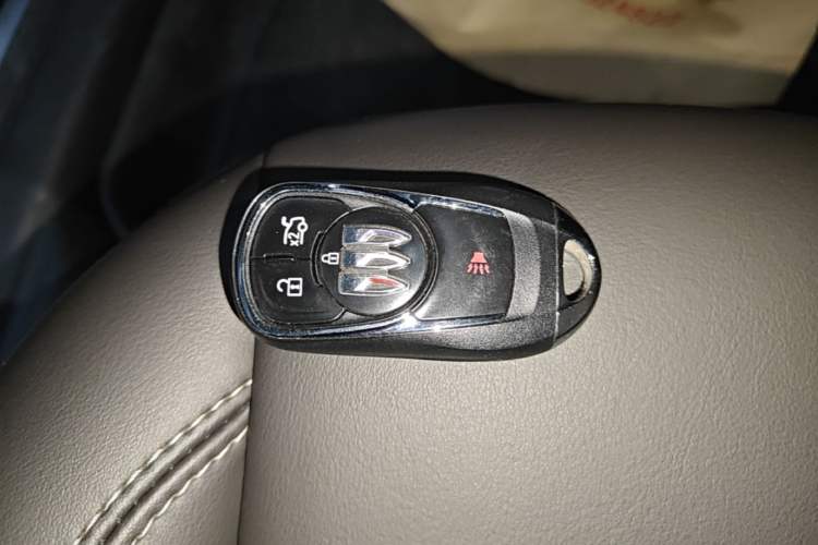 Used Buick Regal 2024 25T Deluxe Edition Vehicle Key