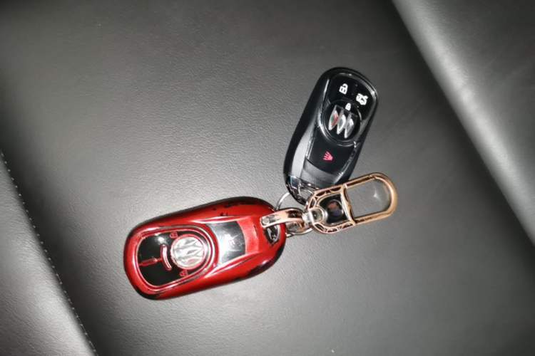 Used Buick Regal 2024 25T Deluxe Edition Vehicle Key