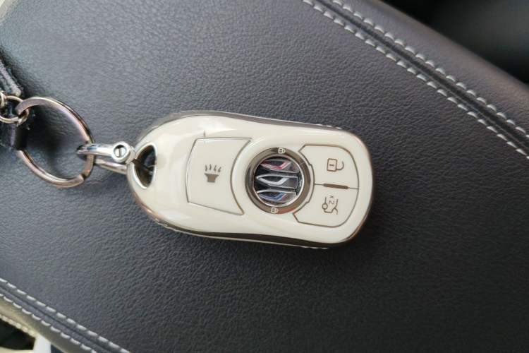 Used Buick Regal 2024 25T Deluxe Edition Vehicle Key