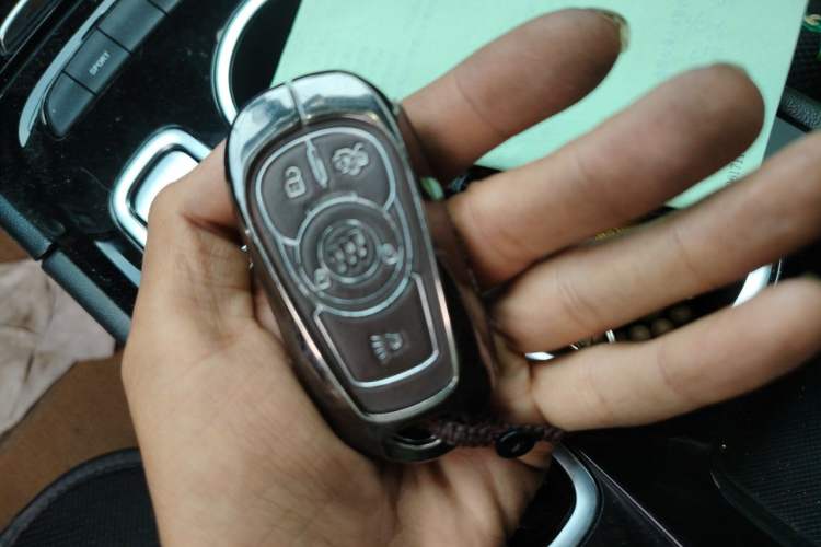 Used Buick Regal 2024 25T Deluxe Edition Vehicle Key