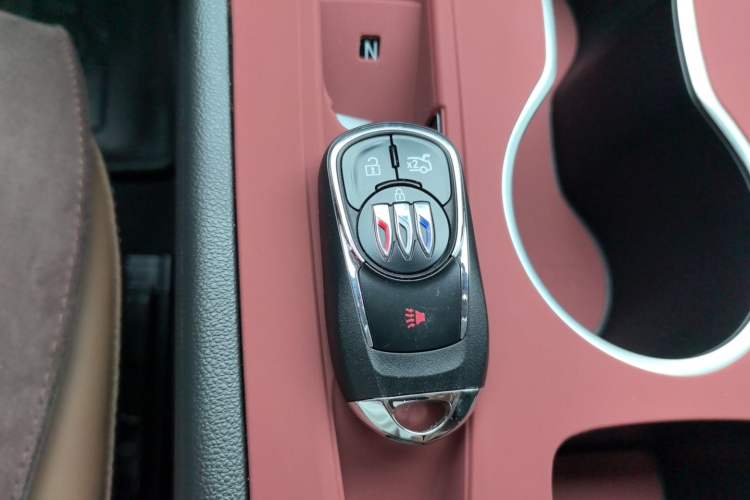 Used Buick Regal 2024 28T Luxury Edition Vehicle Key