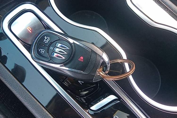 Used Buick Regal 2024 25T Deluxe Edition Vehicle Key