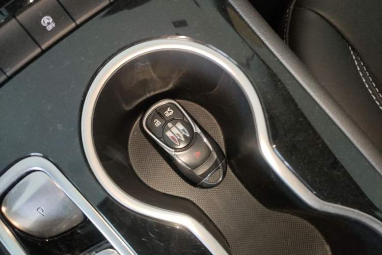 Used Buick Regal 2024 25T Deluxe Edition Vehicle Key