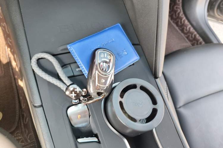 Used Buick Regal 2024 25T Deluxe Edition Vehicle Key