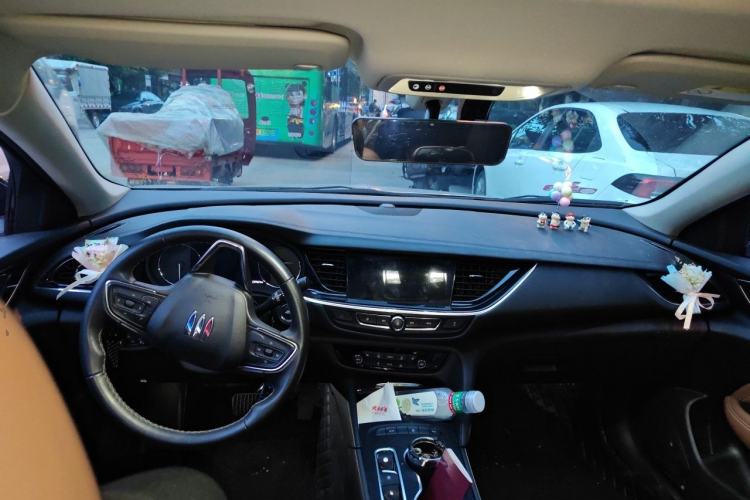 Used Buick Regal 2024 28T Luxury Edition Center Console