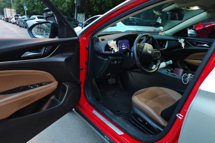 Used Buick Regal 2024 28T Luxury Edition Driver Seat