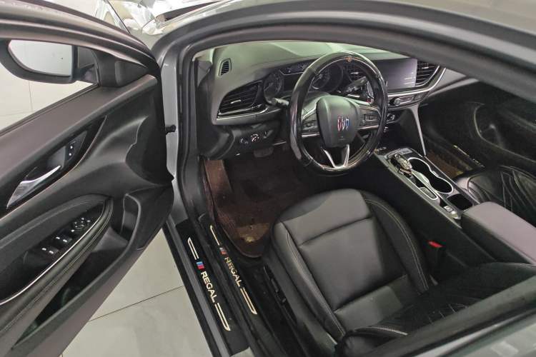 Used Buick Regal 2024 25T Deluxe Edition Driver Seat