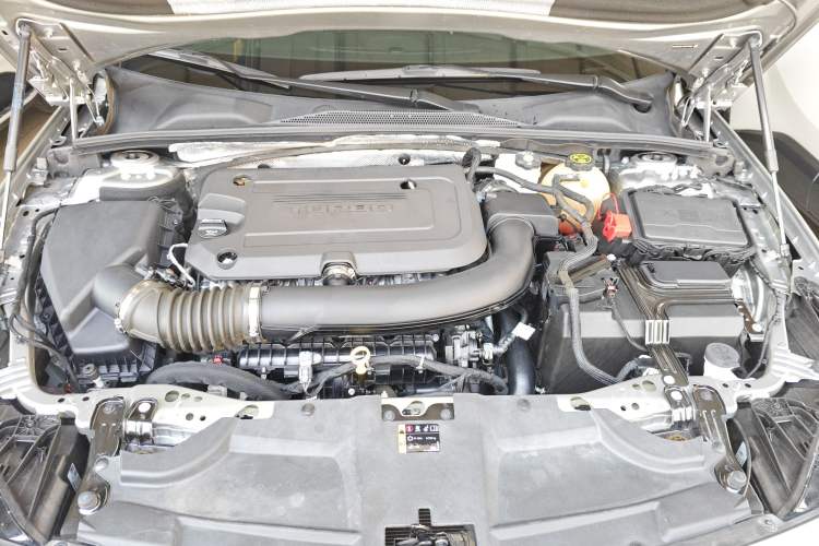 Used Buick Regal 2024 28T Luxury Edition Engine Bay