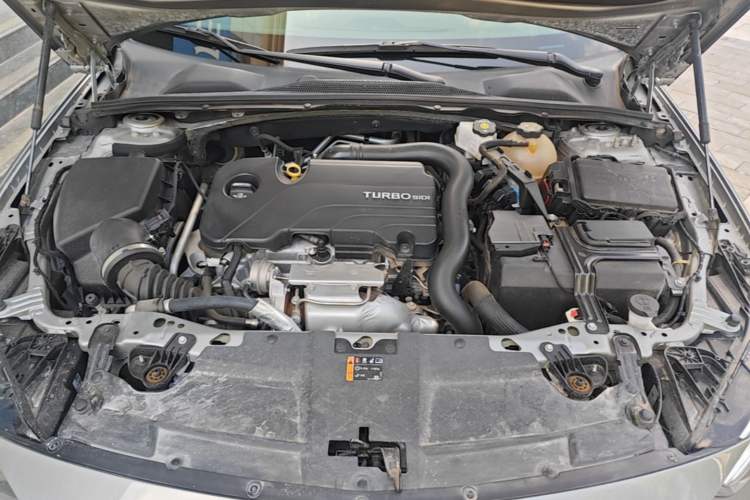 Used Buick Regal 2024 25T Deluxe Edition Engine Bay