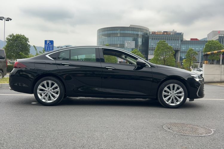 Used Buick Regal 2024 28T Luxury Edition Exterior 2