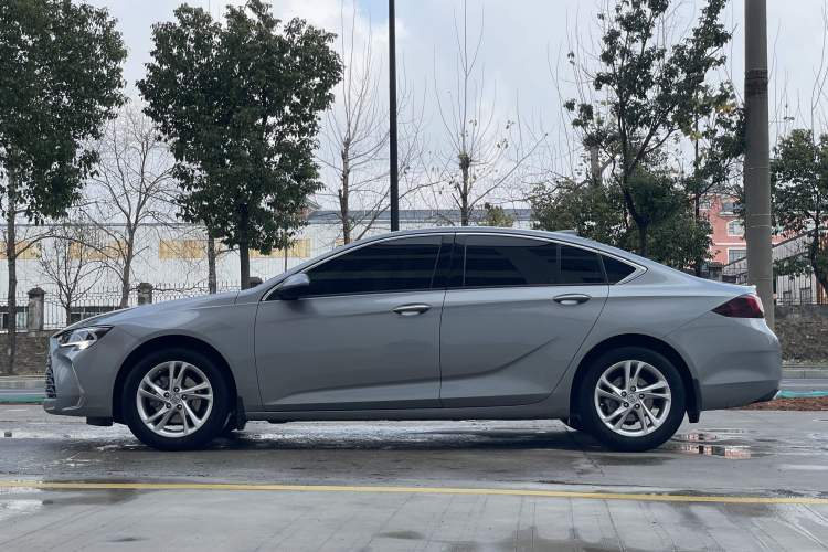Used Buick Regal 2024 25T Deluxe Edition Exterior 5
