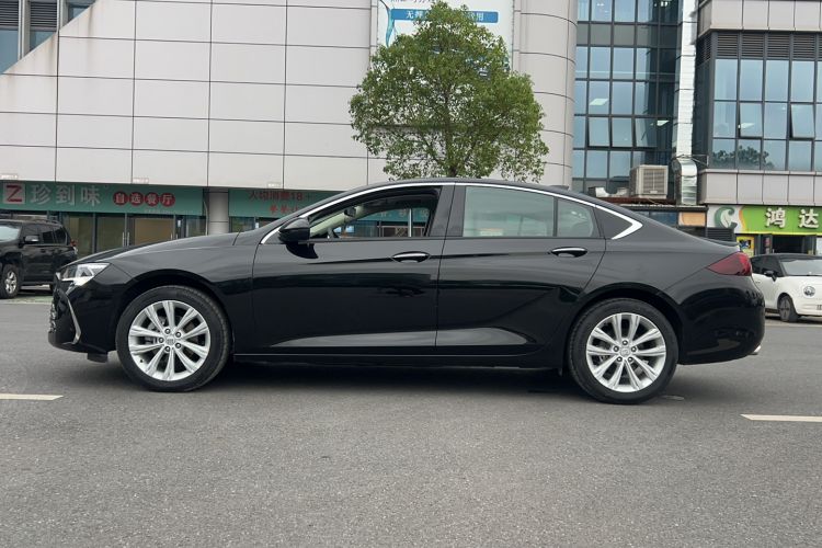 Used Buick Regal 2024 28T Luxury Edition Exterior 5