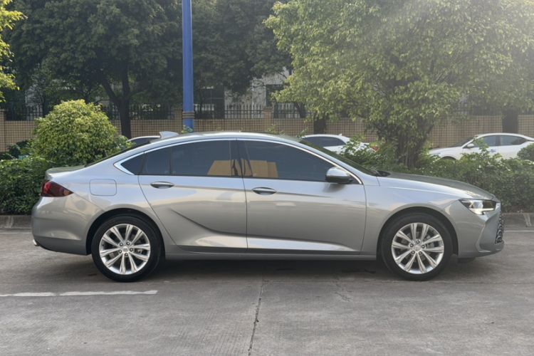 Used Buick Regal 2024 28T Luxury Edition Exterior 8