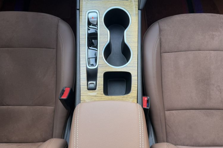Used Buick Regal 2024 28T Luxury Edition Gear Lever