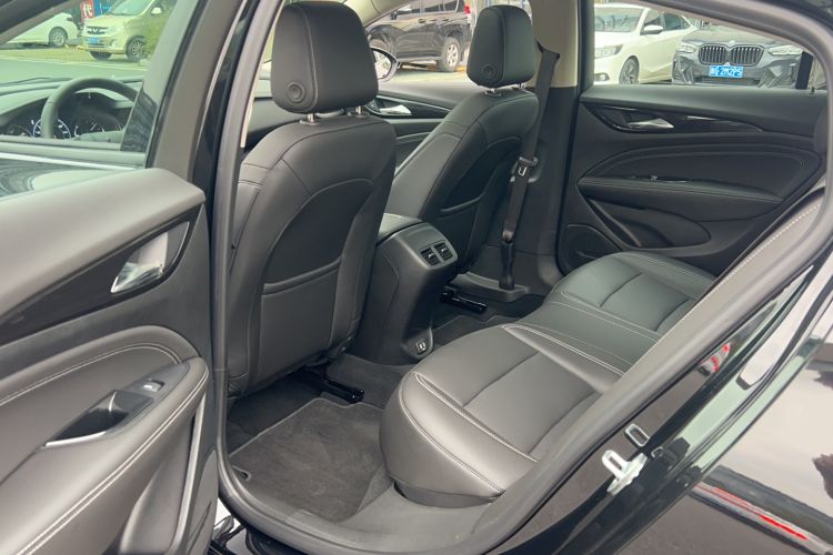 Used Buick Regal 2024 28T Luxury Edition Interior 1
