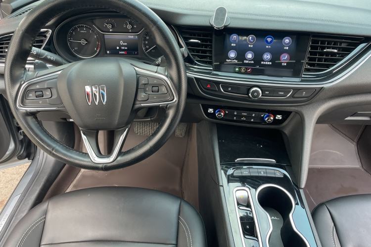 Used Buick Regal 2024 25T Deluxe Edition Interior 2