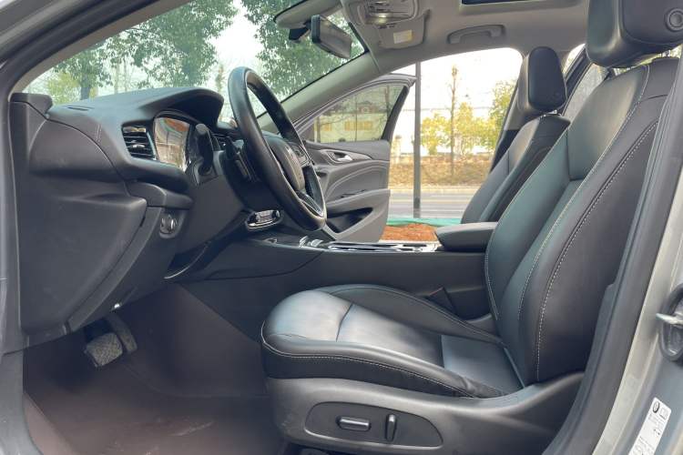 Used Buick Regal 2024 25T Deluxe Edition Interior 3