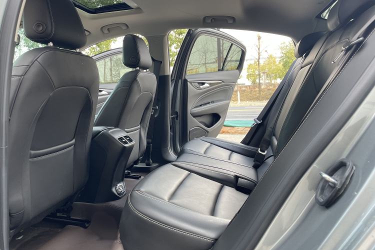 Used Buick Regal 2024 25T Deluxe Edition Interior 4
