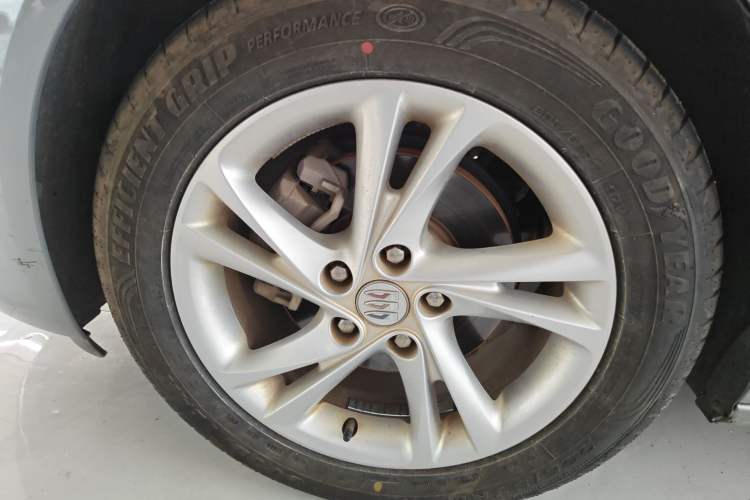 Used Buick Regal 2024 25T Deluxe Edition Left Front Wheel Hub