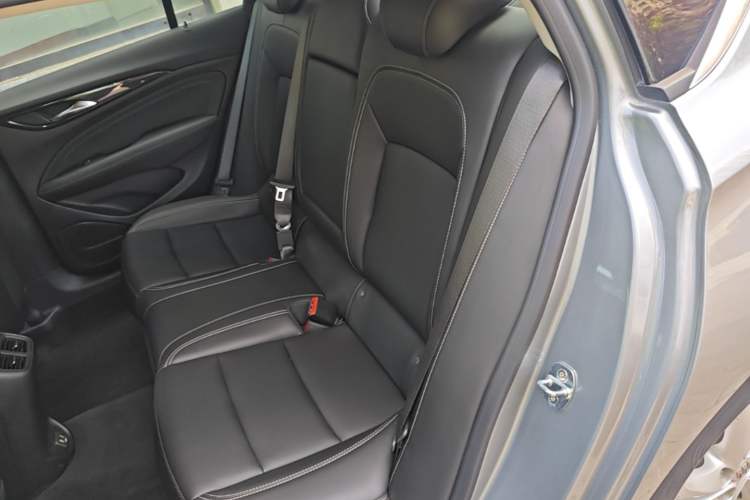 Used Buick Regal 2024 25T Deluxe Edition Left Rear Seat