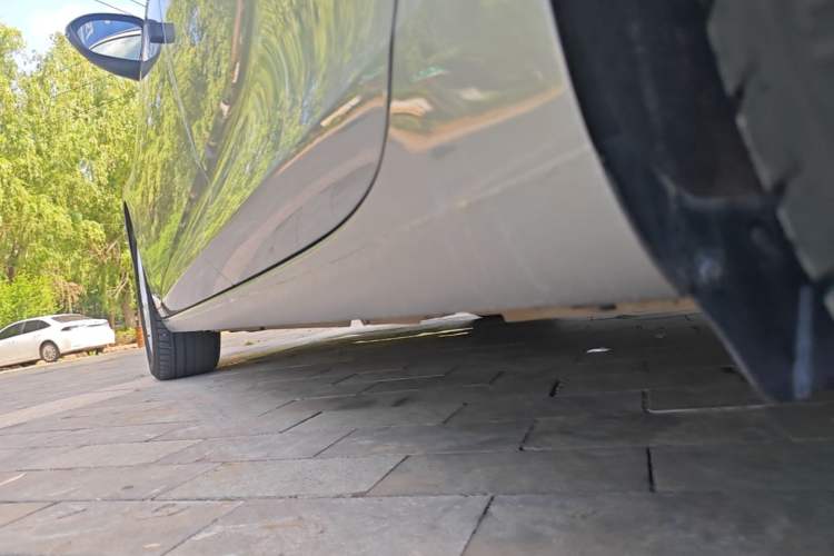 Used Buick Regal 2024 25T Deluxe Edition Left Side Sill