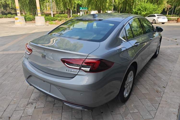 Used Buick Regal 2024 25T Deluxe Edition Rear Right 45 Deg