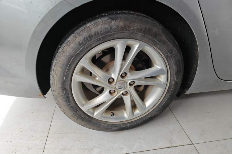 Used Buick Regal 2024 25T Deluxe Edition Right Rear Wheel Hub