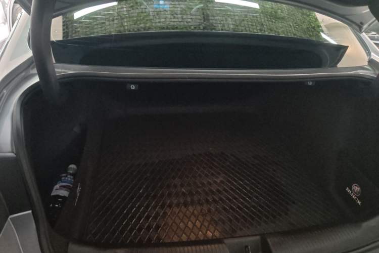 Used Buick Regal 2024 25T Deluxe Edition Trunk