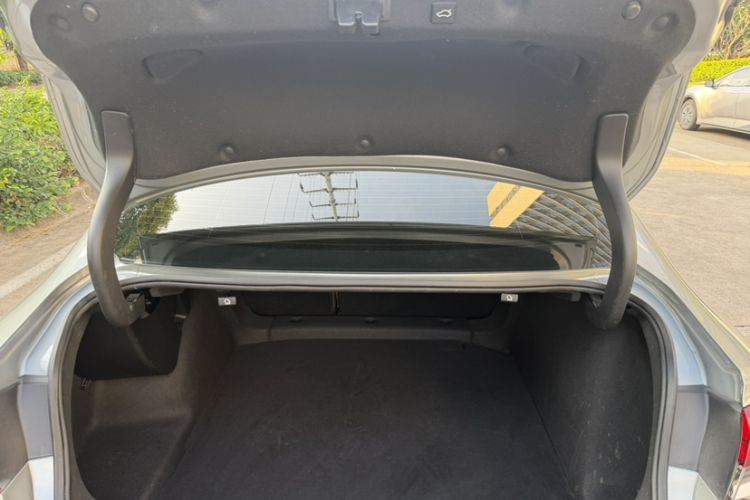 Used Buick Regal 2024 28T Luxury Edition Trunk