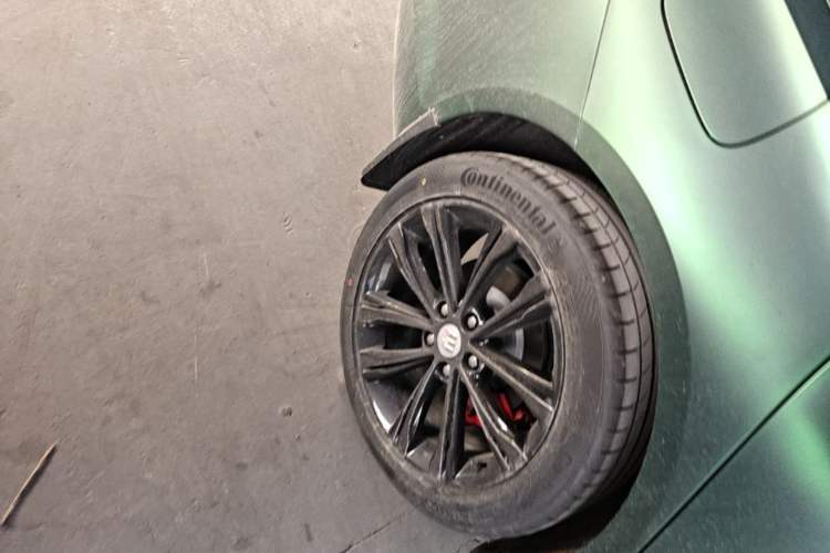 Used Buick Regal 2024 28T Luxury Edition Right Rear Wheel Hub