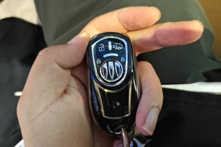 Used Buick Regal 2024 28T Luxury Edition Vehicle Key