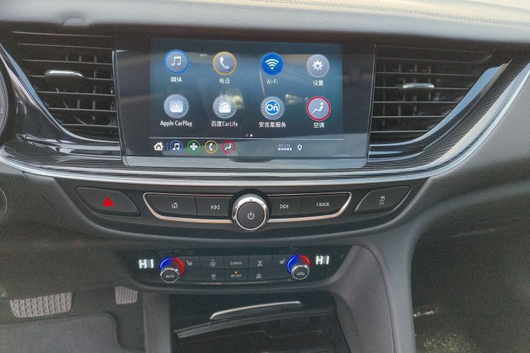 Used Buick Regal 2024 25T Deluxe Edition Audio And AC Panel
