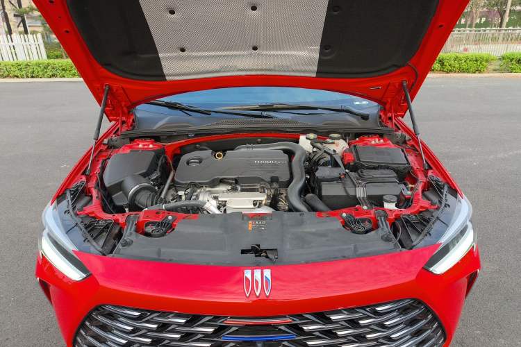 Used Buick Regal 2024 25T Deluxe Edition Engine Bay