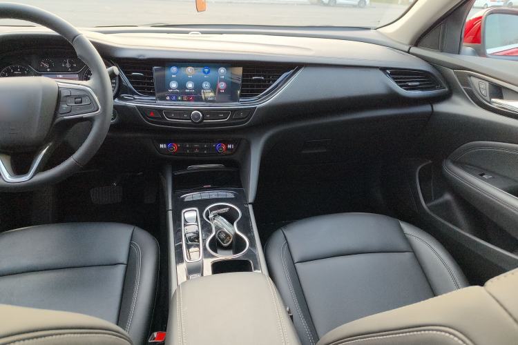 Used Buick Regal 2024 25T Deluxe Edition Interior 2