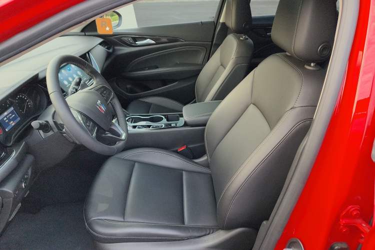 Used Buick Regal 2024 25T Deluxe Edition Left Front Seat