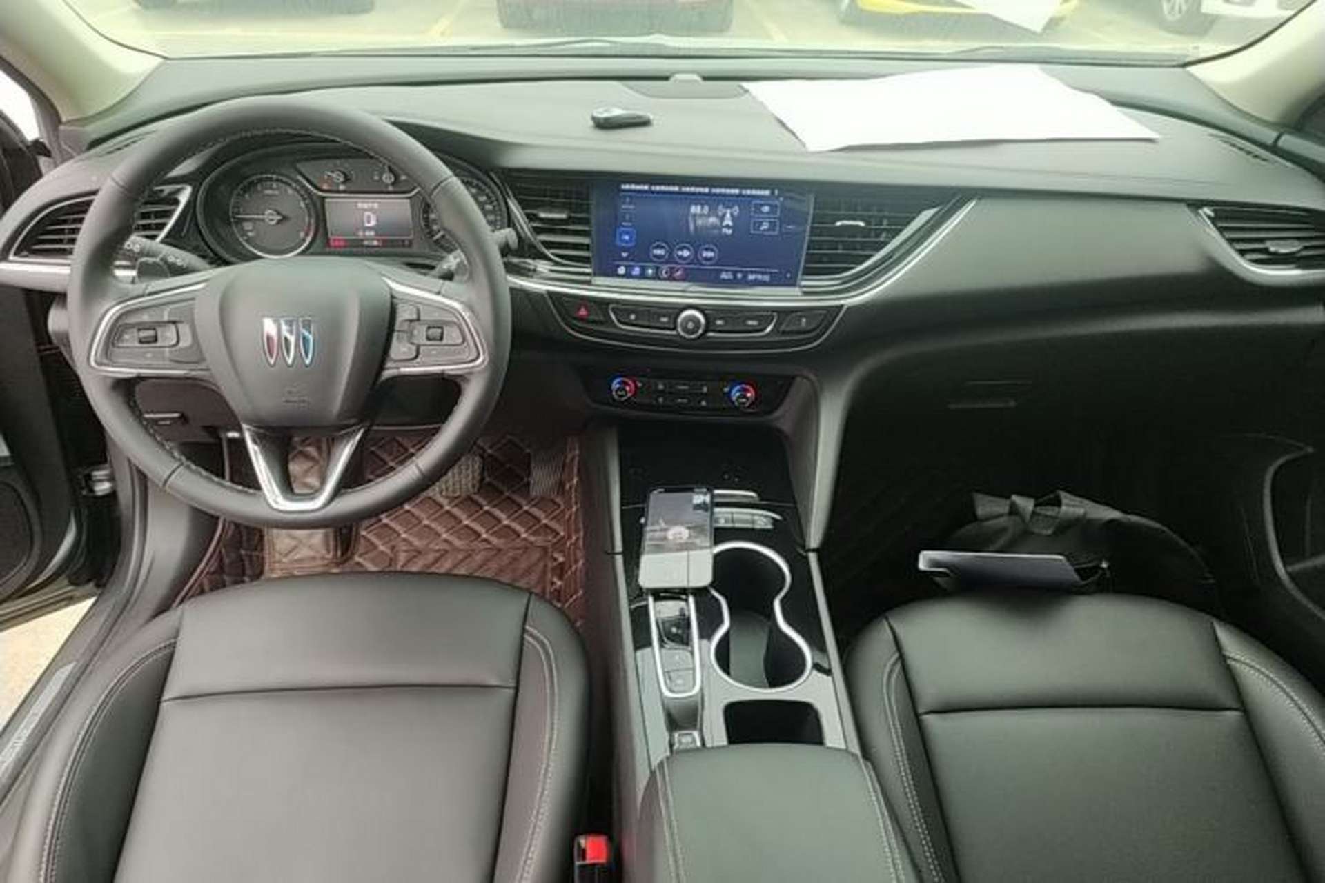 Used Buick Regal 2024 25T Deluxe Edition Center Console