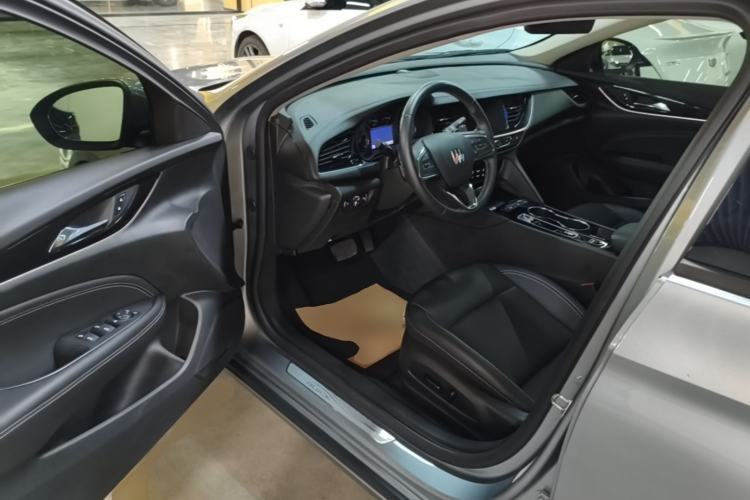 Used Buick Regal 2024 25T Deluxe Edition Driver Seat