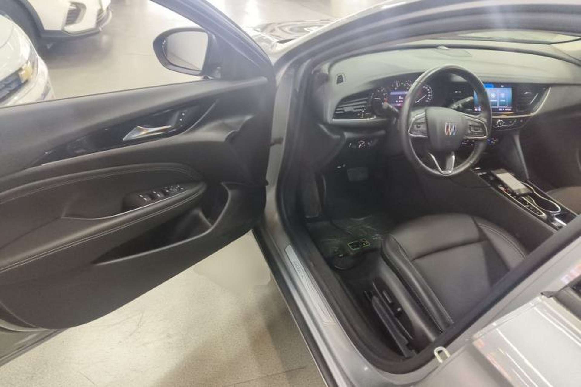 Used Buick Regal 2024 25T Deluxe Edition Driver Seat