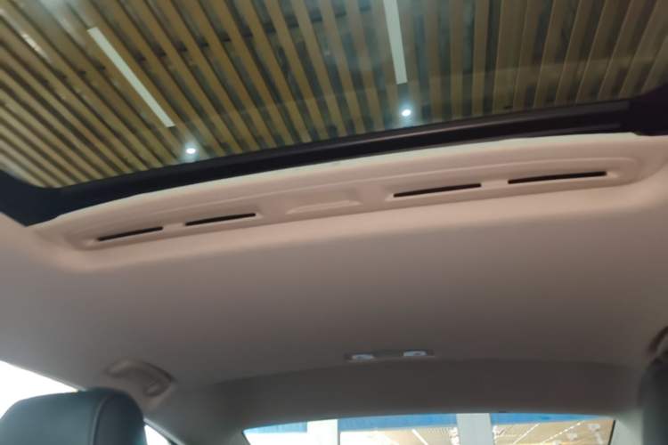 Used Buick Regal 2024 25T Deluxe Edition Headliner