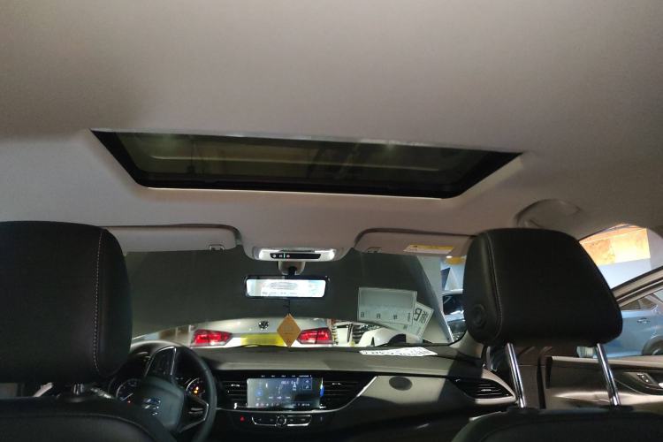 Used Buick Regal 2024 25T Deluxe Edition Headliner