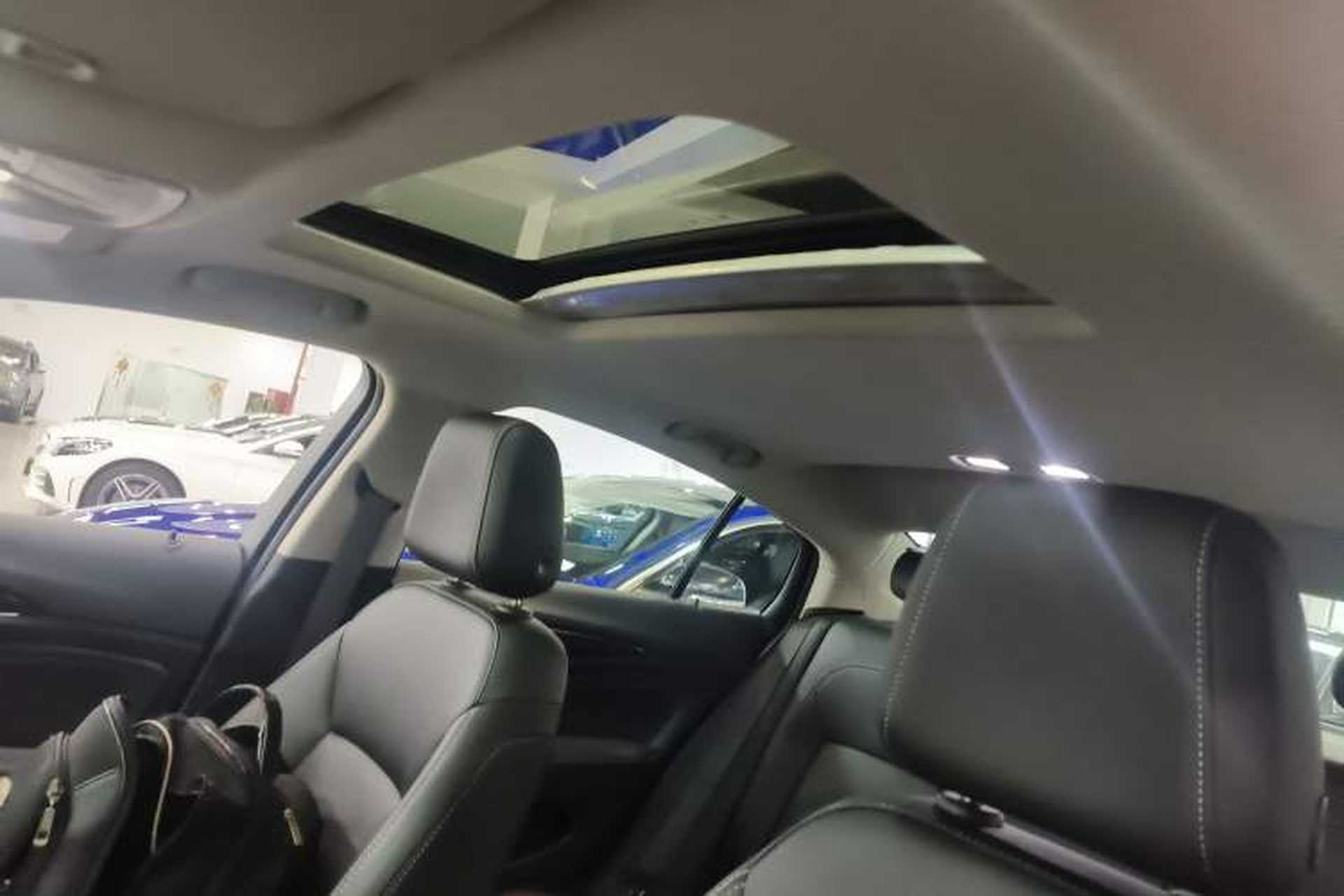 Used Buick Regal 2024 25T Deluxe Edition Headliner