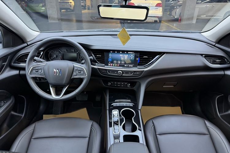 Used Buick Regal 2024 25T Deluxe Edition Interior 2